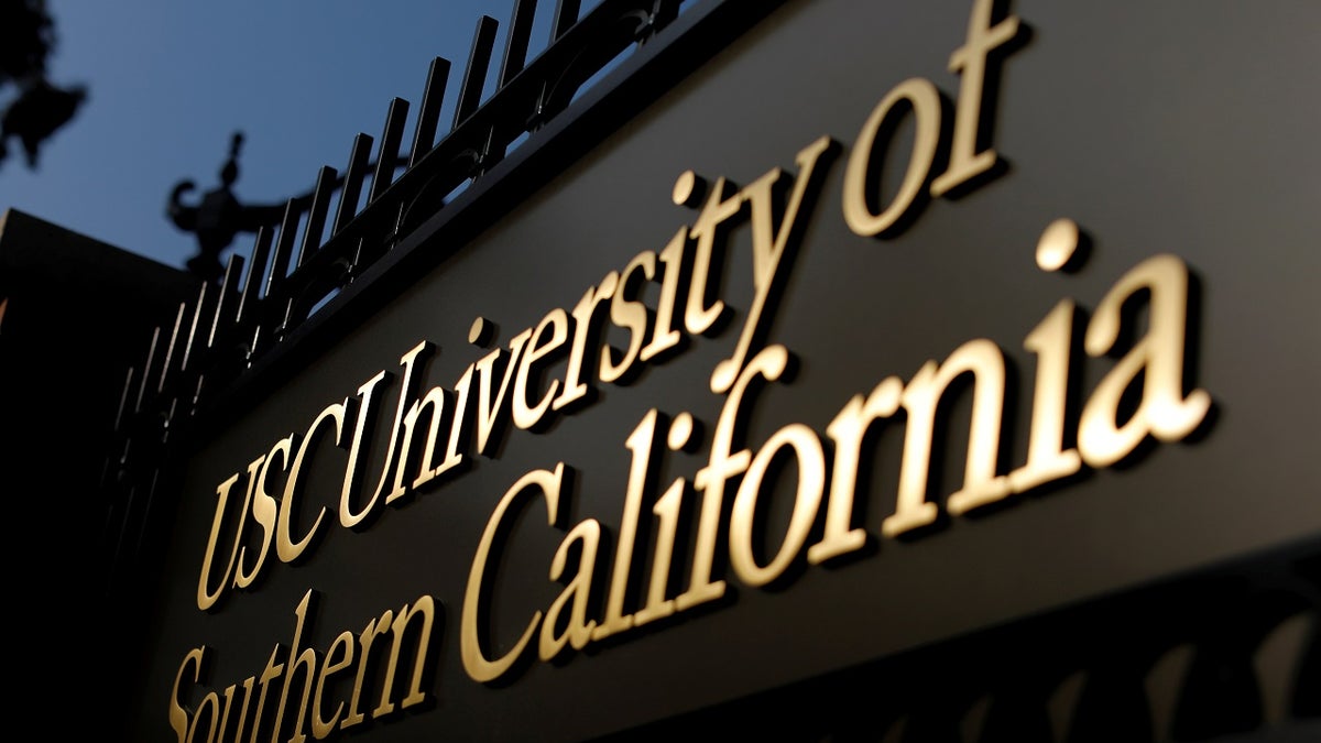 FILE PHOTO: The University of Southern California is pictured in Los Angeles, California, U.S., May 22, 2018. REUTERS/Mike Blake/File Photo - RC1AFE808950