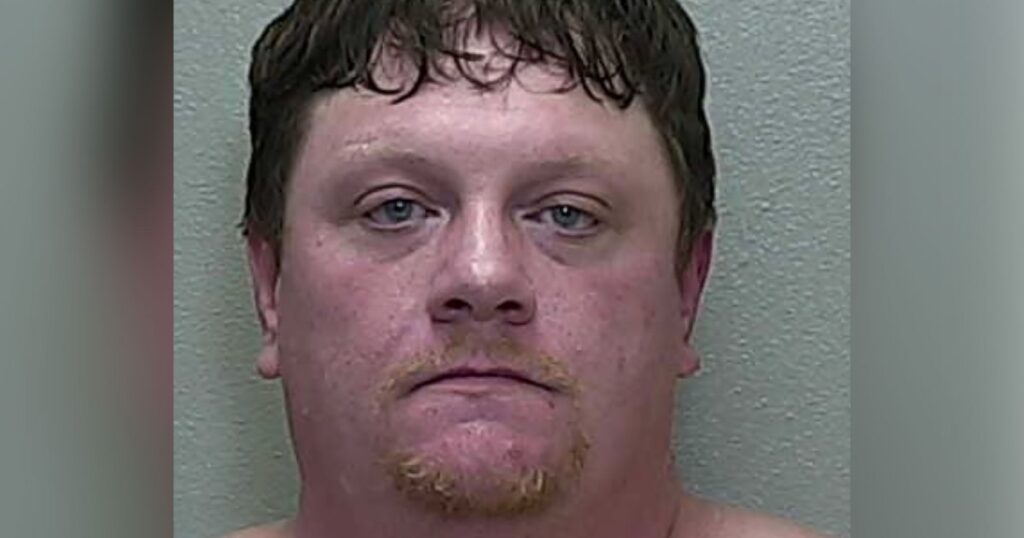 Florida Man Allegedly Stabbed Girlfriend’s Ex-Boyfriend After Confronting Him on a Golf Cart Florida Man Allegedly Stabbed Girlfriend’s Ex-Boyfriend After Confronting Him on a Golf Cart