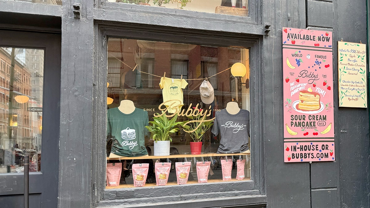 Exterior of Bubby's diner in Tribeca