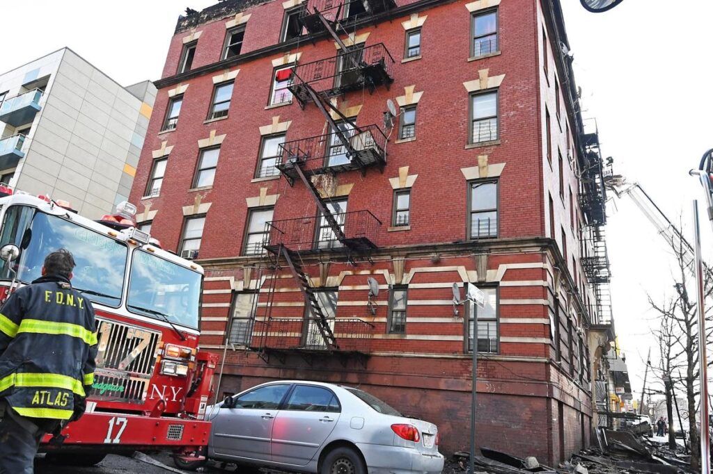 Man killed, 6 firefighters hurt as 5-alarm inferno rips through NYC building: officials Man killed, 6 firefighters hurt as 5-alarm inferno rips through NYC building: officials