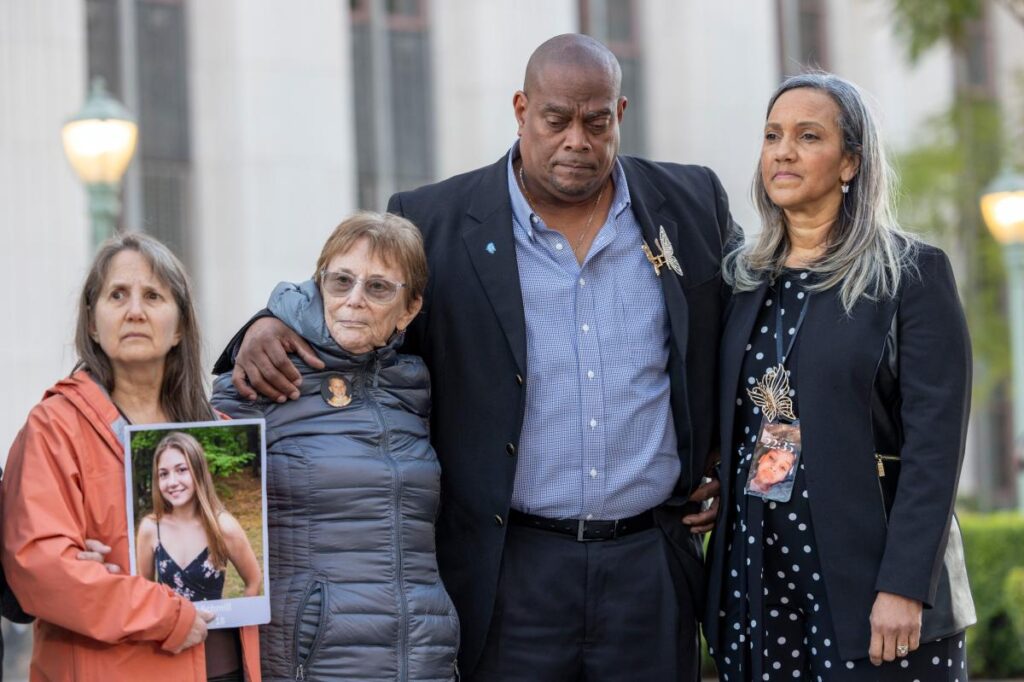 Exclusive | Angry parents push for legislative action after Meta court ruling: ‘Phones should be illegal for kids until they’re 18!’ Exclusive | Angry parents push for legislative action after Meta court ruling: ‘Phones should be illegal for kids until they’re 18!’