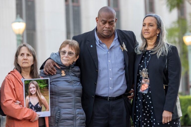 Exclusive | Angry parents push for legislative action after Meta court ruling: ‘Phones should be illegal for kids until they’re 18!’ Exclusive | Angry parents push for legislative action after Meta court ruling: ‘Phones should be illegal for kids until they’re 18!’