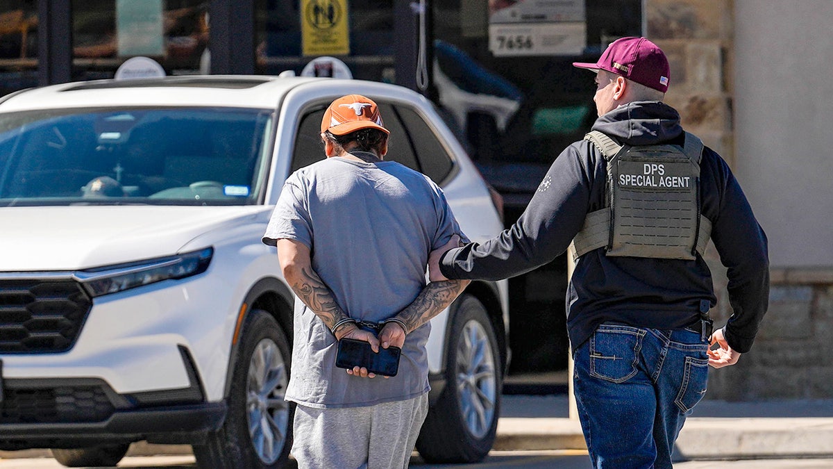 Arrest during ICE raid in Texas
