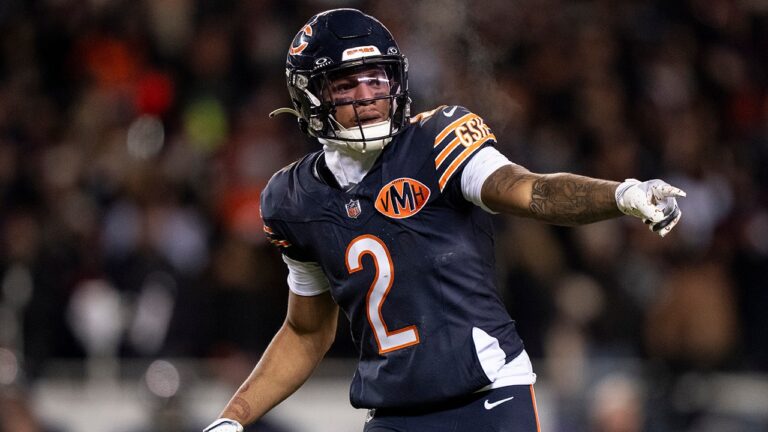Bills acquire DJ Moore from Bears in push to bolster offense around Josh Allen: reports