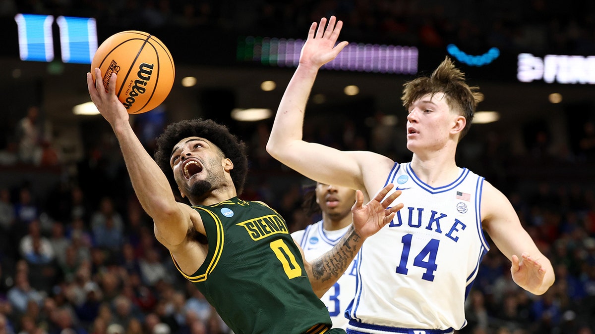 Justice Shoats layup