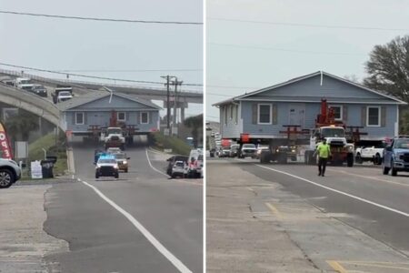 House being transported on North Carolina highway creates unusual traffic jam