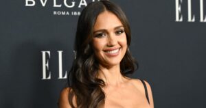 Jessica Alba Wears the Nike Sneakers That Shoppers Can Walk ‘17,000 Steps a Day’ in Without Pain