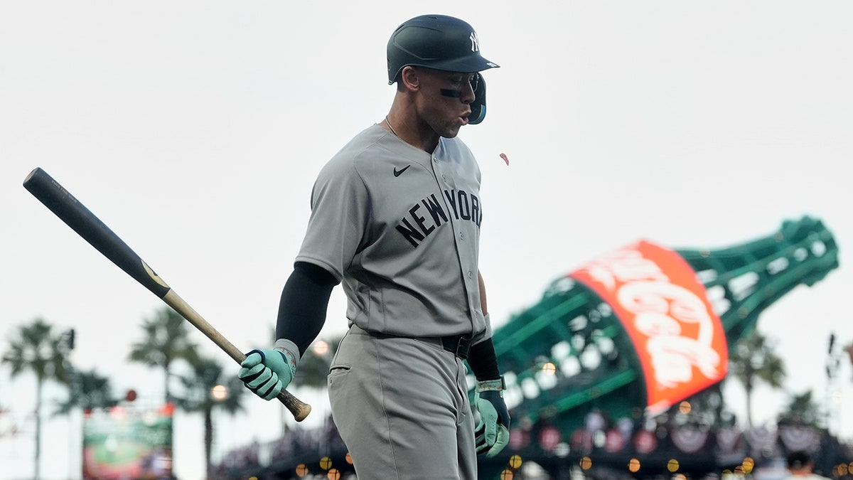 Aaron Judge walks back to the dugout