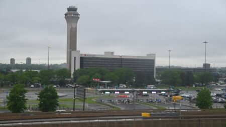 Feds investigate alarming near miss between Alaska Airlines jet, FedEx plane at busy Newark airport