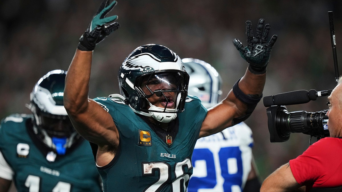 Saquon Barkley celebrates