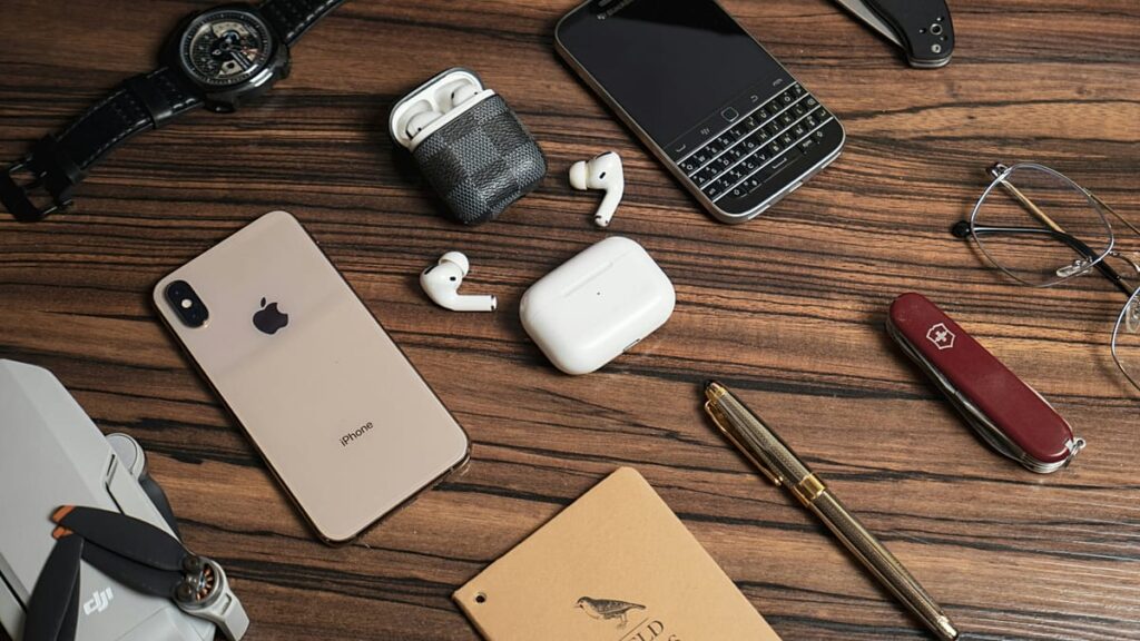 Travel smart: This year’s must-have holiday gadgets and accessories