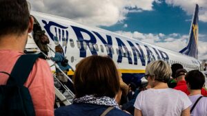 Ryanair begins phasing out Berlin base as air traffic drops by 27%