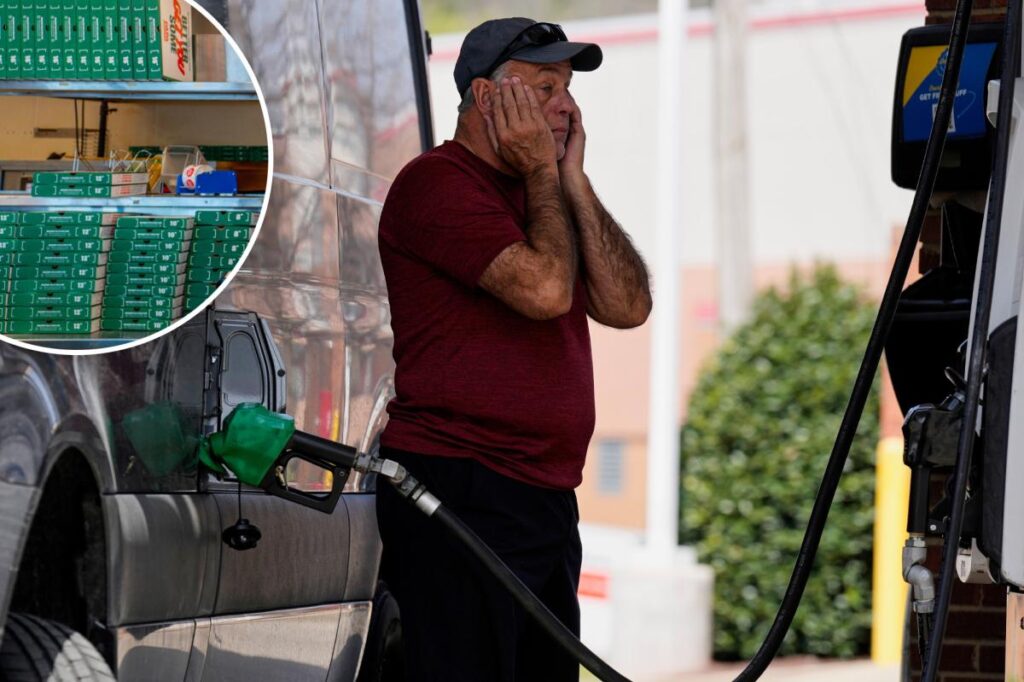 Fast-food chain offers carryout rewards discount to battle rising gas costs Fast-food chain offers carryout rewards discount to battle rising gas costs