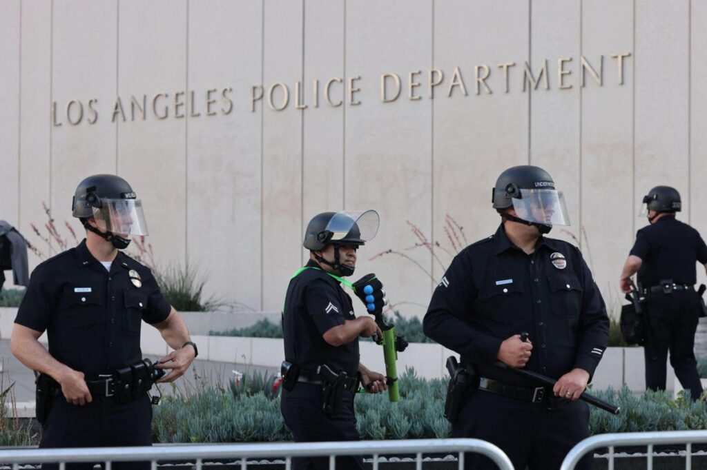 Trove of sensitive LAPD records leaked in hack attack Trove of sensitive LAPD records leaked in hack attack