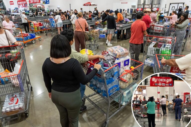 Costco workers hate the new 8-second self-checkouts: ‘Such a f–king disaster’ Costco workers hate the new 8-second self-checkouts: ‘Such a f–king disaster’