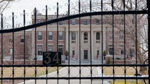 Police hunt armed suspect after housekeeper bound, attacked in luxury mansion heist: report Police hunt armed suspect after housekeeper bound, attacked in luxury mansion heist: report