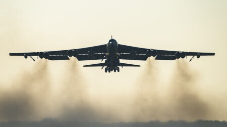 What B-52 bombers bring to Iran fight — and what it means for the war now 