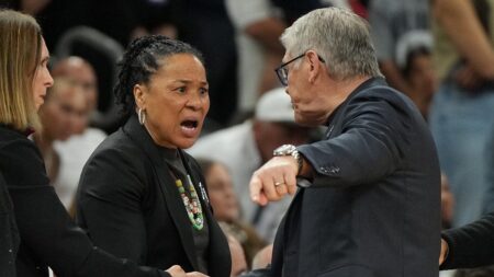 South Carolina’s Dawn Staley gives blunt response to Geno Auriemma confrontation