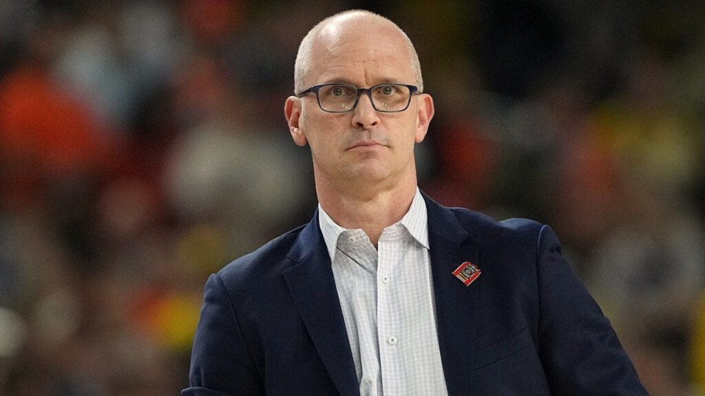 UConn’s Dan Hurley hears boos after Final Four win over Illinois