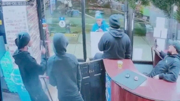 Man caught on video wielding 13-inch kitchen knife at NYC grocery store moments before police shoot him Man caught on video wielding 13-inch kitchen knife at NYC grocery store moments before police shoot him