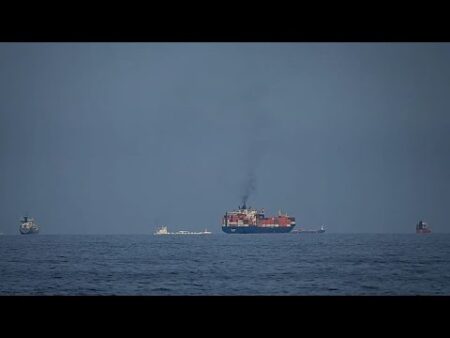 Reports of Iran closing Strait of Hormuz ‘completely unacceptable,’ White House says