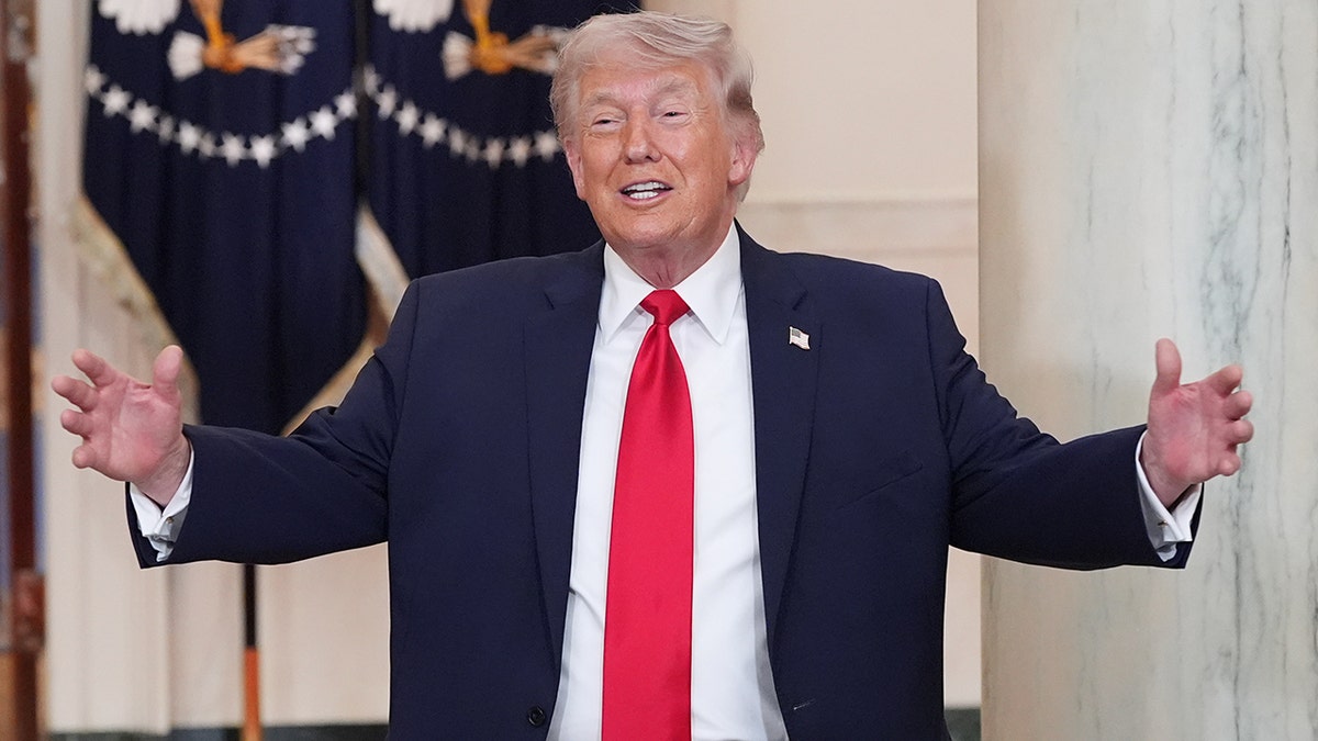 President Donald Trump took sides in California's race for governor, endorsing conservative commentator Steve Hilton.