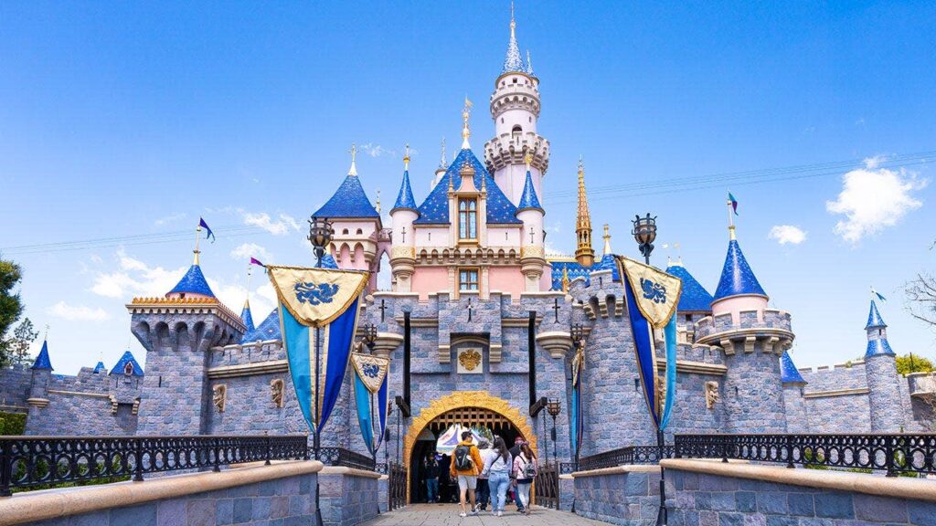Man accused of smuggling child into Disney park as venue’s ticket prices explode Man accused of smuggling child into Disney park as venue’s ticket prices explode