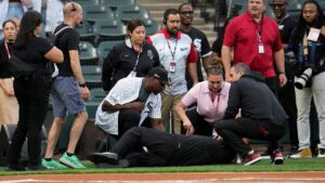 White Sox longtime anthem singer collapses on field while performing Black national anthem