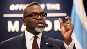 Chicago mayor links restaurant industry to ‘slavery’ as tipped wage fight intensifies