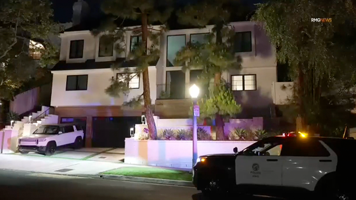 Police respond to LA home targeted in overnight burglary attempt