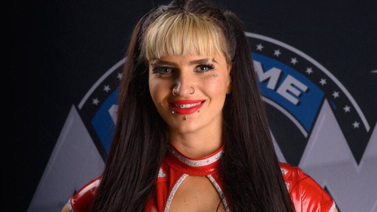 Pro wrestling star Steph De Lander reveals how colleague’s advice helped lead her to title triumph at ACW