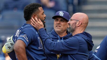 Rays star Junior Caminero takes foul tip to the face in bruising scene