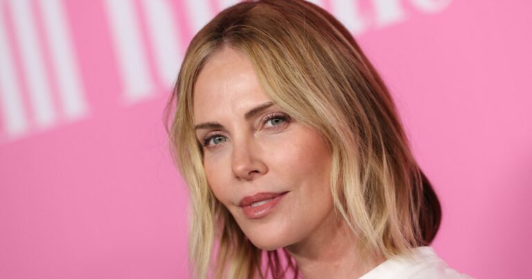 Charlize Theron’s ‘Rich-Girl’ Hawaii Swimsuit Is Pure Sunshine — And the Look Is Just Charlize Theron’s ‘Rich-Girl’ Hawaii Swimsuit Is Pure Sunshine — And the Look Is Just