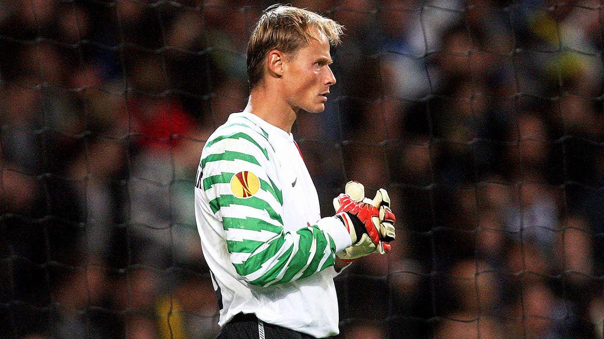 Juventus goalkeeper Alex Manninger watching soccer match action