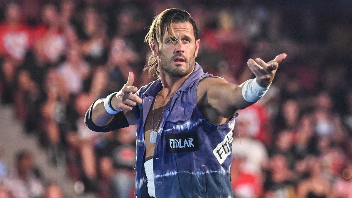 Alex Shelley entering the wrestling ring at Bell Centre in Montreal