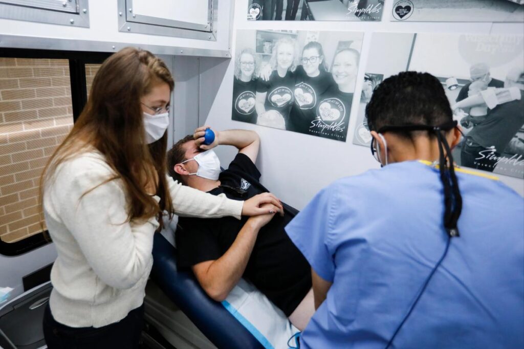 Inside Vas Madness, where men make sperm-stopping surgery a bit more fun Inside Vas Madness, where men make sperm-stopping surgery a bit more fun