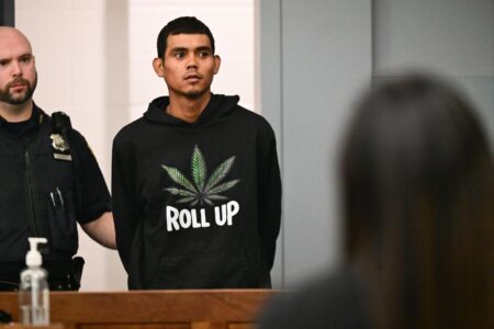 Accused drug dealer ‘rolls up’ to Long Island court with super conspicuous hoodie Accused drug dealer ‘rolls up’ to Long Island court with super conspicuous hoodie