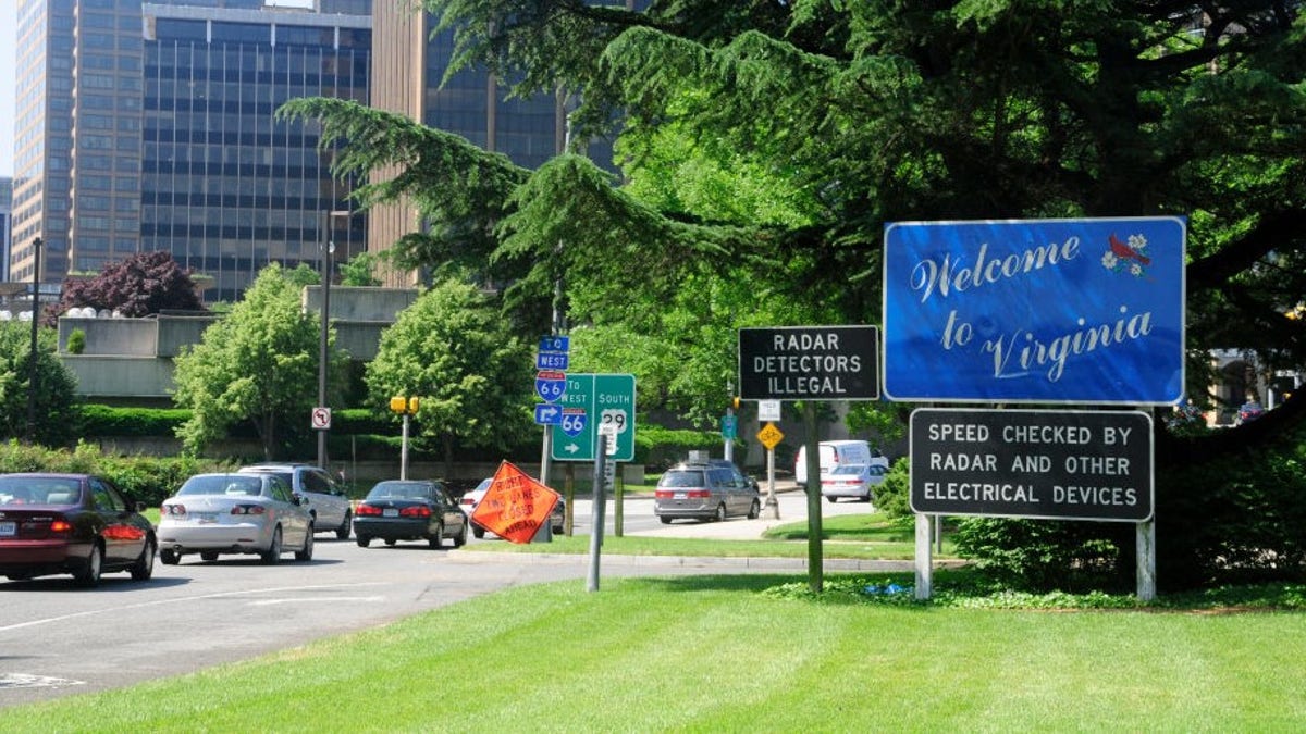 Virginia welcome sign near Lee Highway in Arlington