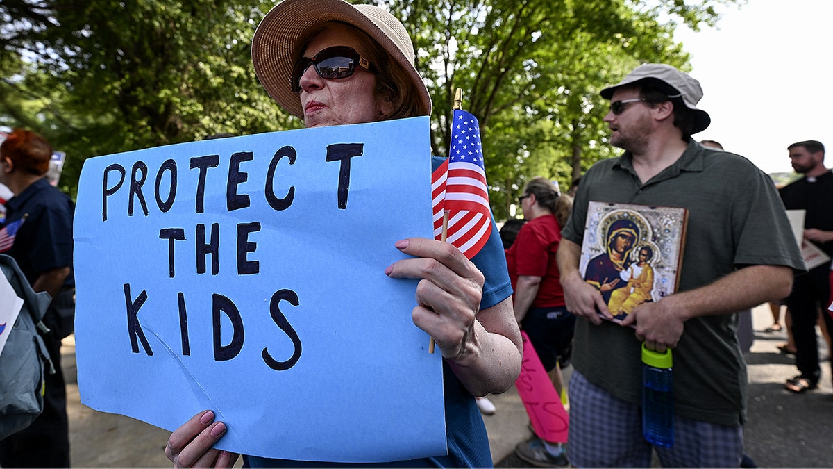 Parental rights advocate marches in Maryland
