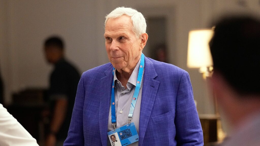 Former Giants co-owner Steve Tisch seen in team’s draft room