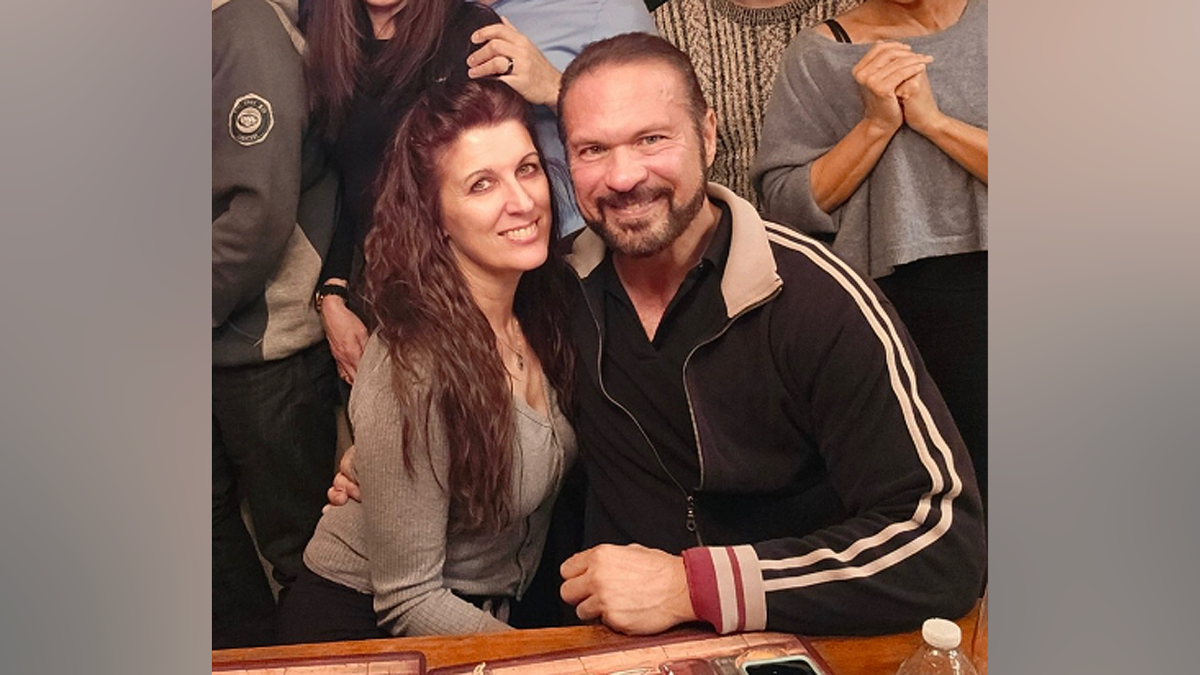 Fraser and Tina Turk sit together