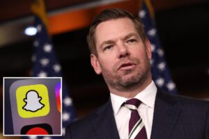 Disgraced Eric Swalwell still messaging former staffers on Snapchat despite political fallout