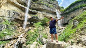 US warns travelers to avoid picturesque country as security rapidly worsens