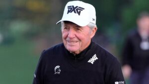 Gary Player, 90, takes on Bryson DeChambeau in White House push-up contest as Trump watches