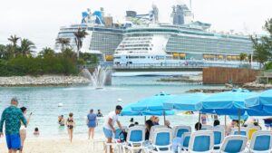 Disappointed cruise passengers erupt as alcohol ban affects major voyages