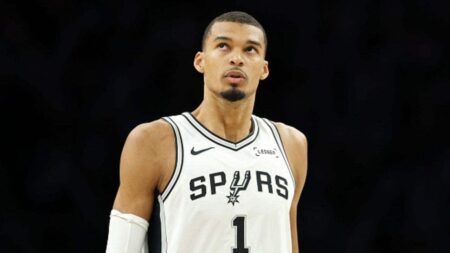 Spurs lose Victor Wembanyama to first career ejection after violent elbow in Western Conference semis