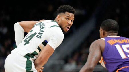 Bucks appear willing to hear offers for Giannis Antetokounmpo: report