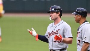 Mets get unlikely assist from umpire collision as Tigers baserunner is thrown out at home plate in key moment Mets get unlikely assist from umpire collision as Tigers baserunner is thrown out at home plate in key moment