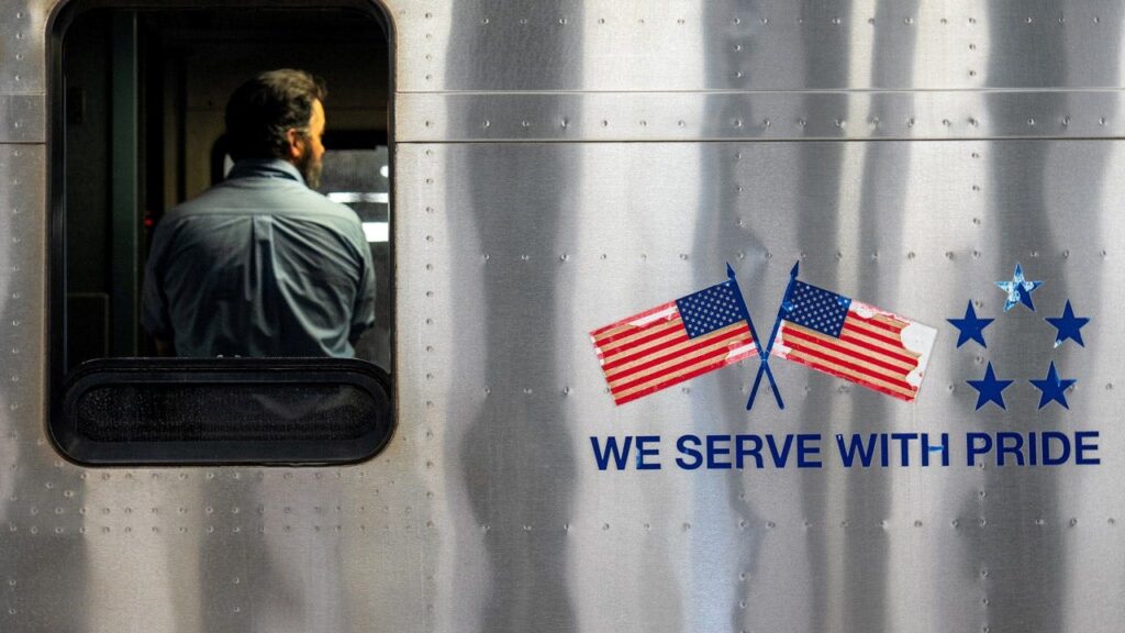 Long Island Rail Road workers go on strike, leaving 330,000 commuters without service on busiest US rail line Long Island Rail Road workers go on strike, leaving 330,000 commuters without service on busiest US rail line