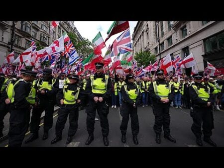 London police out in force as tens of thousands attend rival rallies